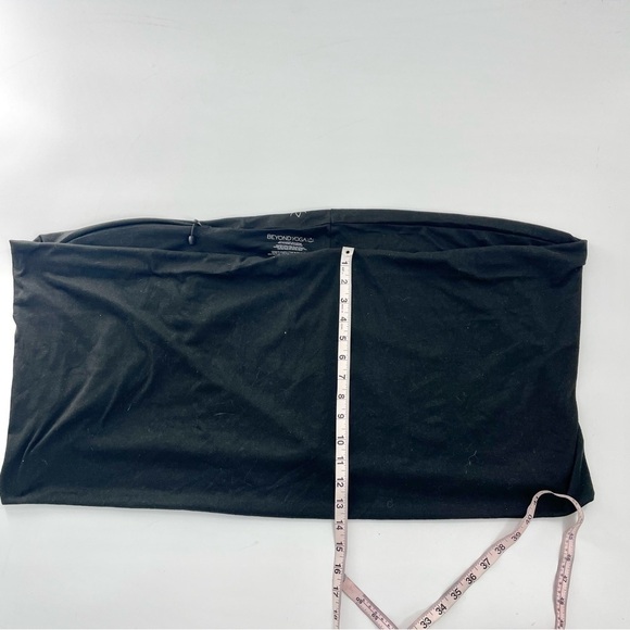 Beyond Yoga Hidden Zipper Cell‎ Phone Pocket Infinity Scarf in Black Jersey Knit - Picture 10 of 11